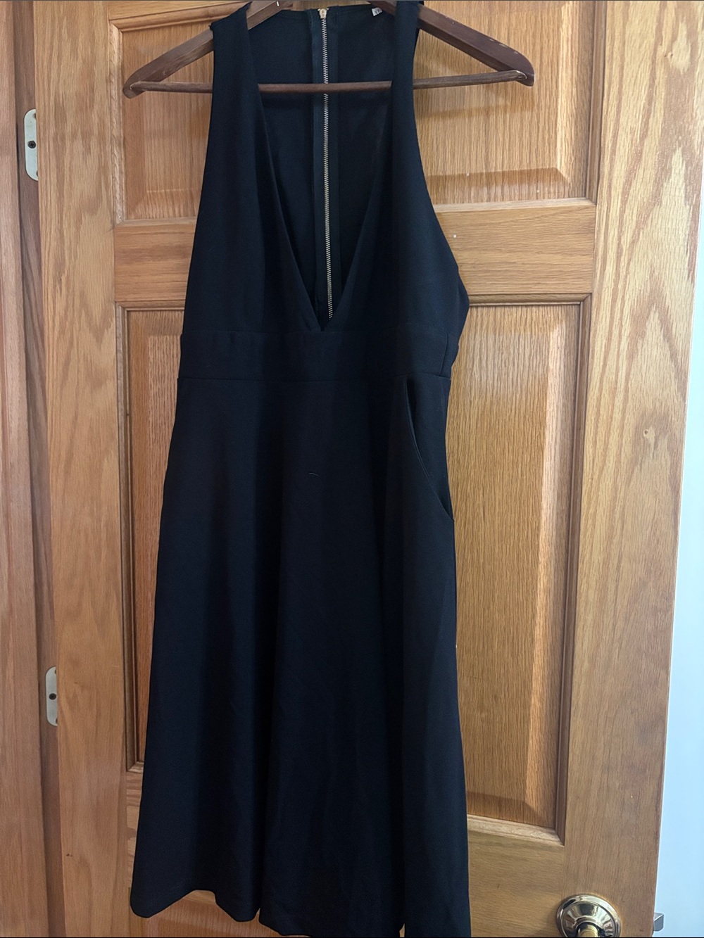 Black V-Neck Sleeveless Dress